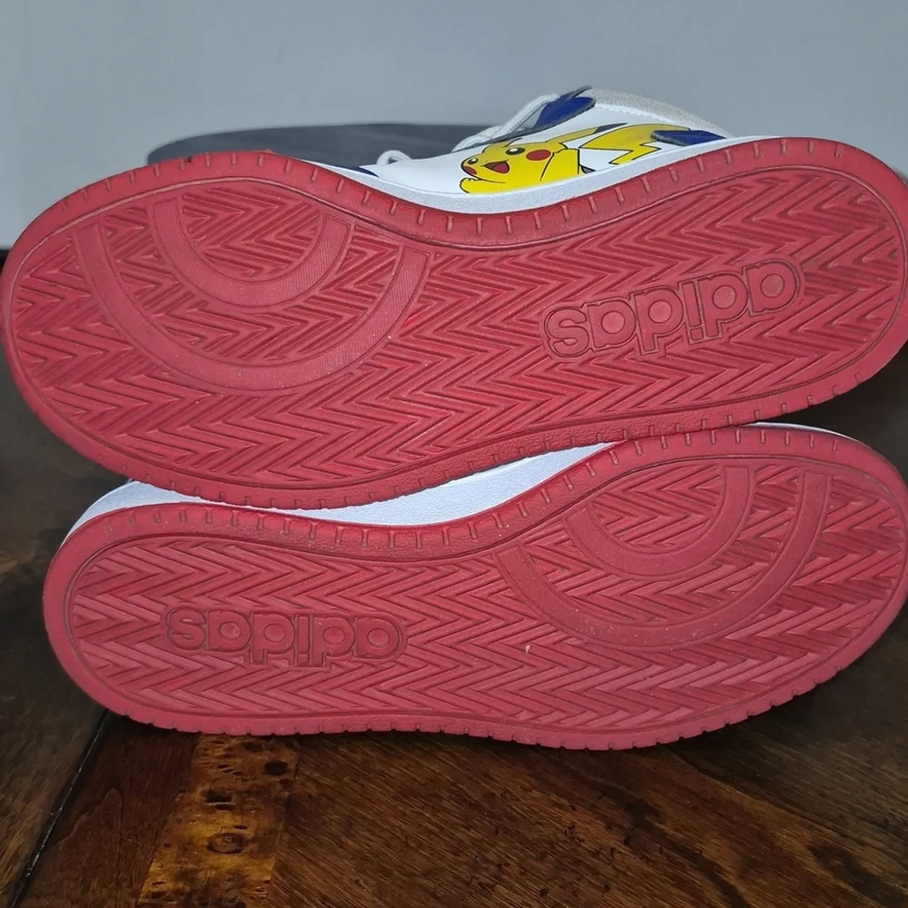 Adidas Pokémon Blue and White Sneakers sz.6 [#1639]
